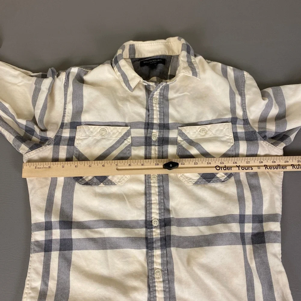 Banana Republic Flannel Shirt Men's Small Ivory‎ Gray Slim Fit Plaid Button Up